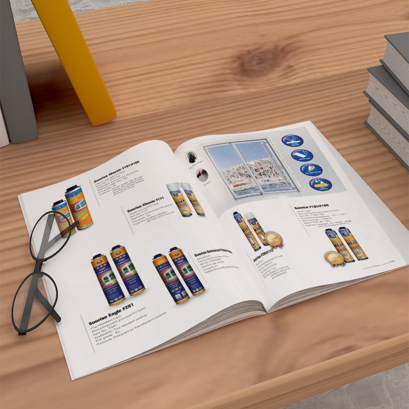 白卡紙和銅版紙在印刷材質中，哪種材料的生物降解性更好，更能在自然環境中分解以減少對環境的影響？