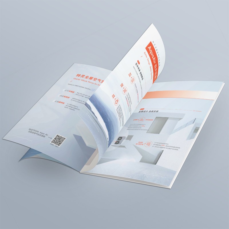 如何在公司宣傳冊中嵌入智能搜索和篩選功能，以幫助用戶快速找到他們感興趣的內容或產品？